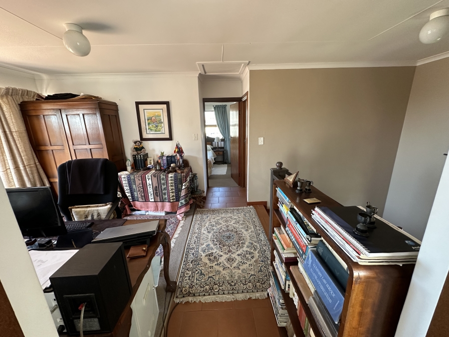 4 Bedroom Property for Sale in Hartenbos Central Western Cape